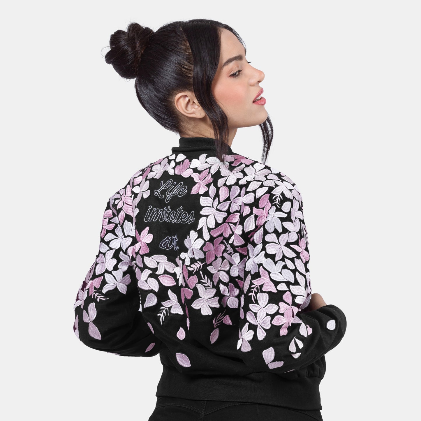 Bomber brodé de fleurs de cerisier
