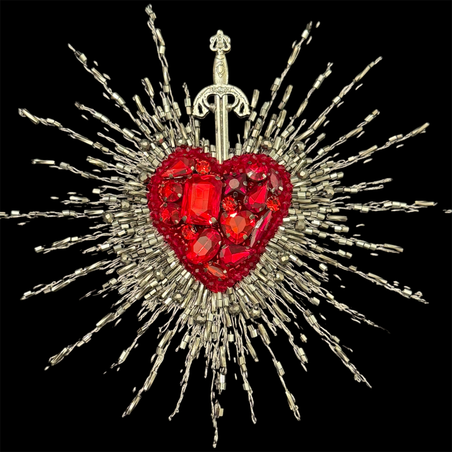 Tee Corazón con Espada (color plata)