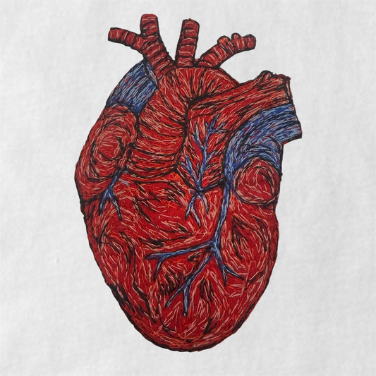 Tee Corazón bordado a color