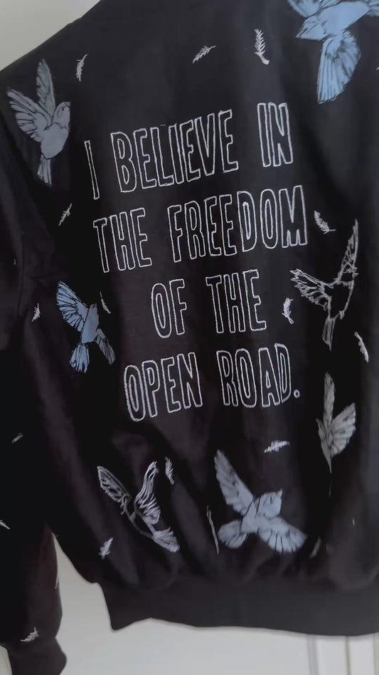 Bomber Jacket pajaritos azules.